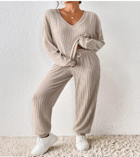 Conjunto de Tricô com Decote em V e Calças Retas WOLFF para Mulheres (Peça Única)