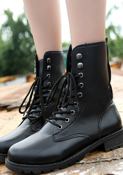 Botas Martin de Cano Médio e Top Alto em Couro