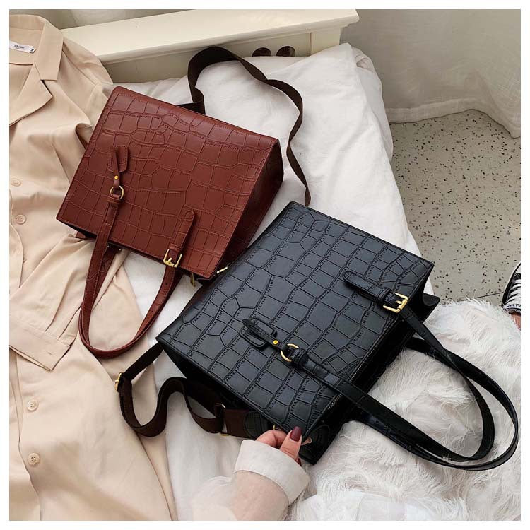 Bolsa Tote com Estampa de Pedra