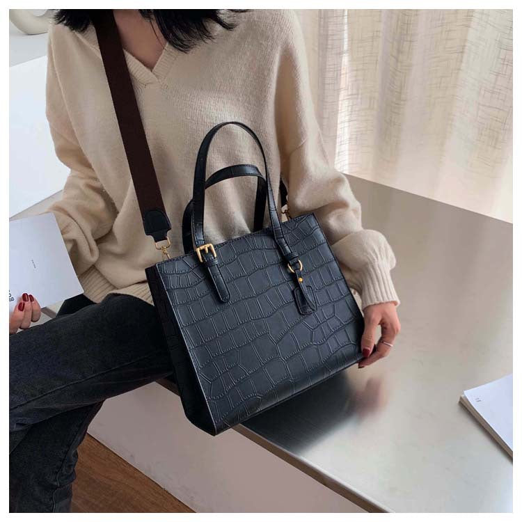 Bolsa Tote com Estampa de Pedra