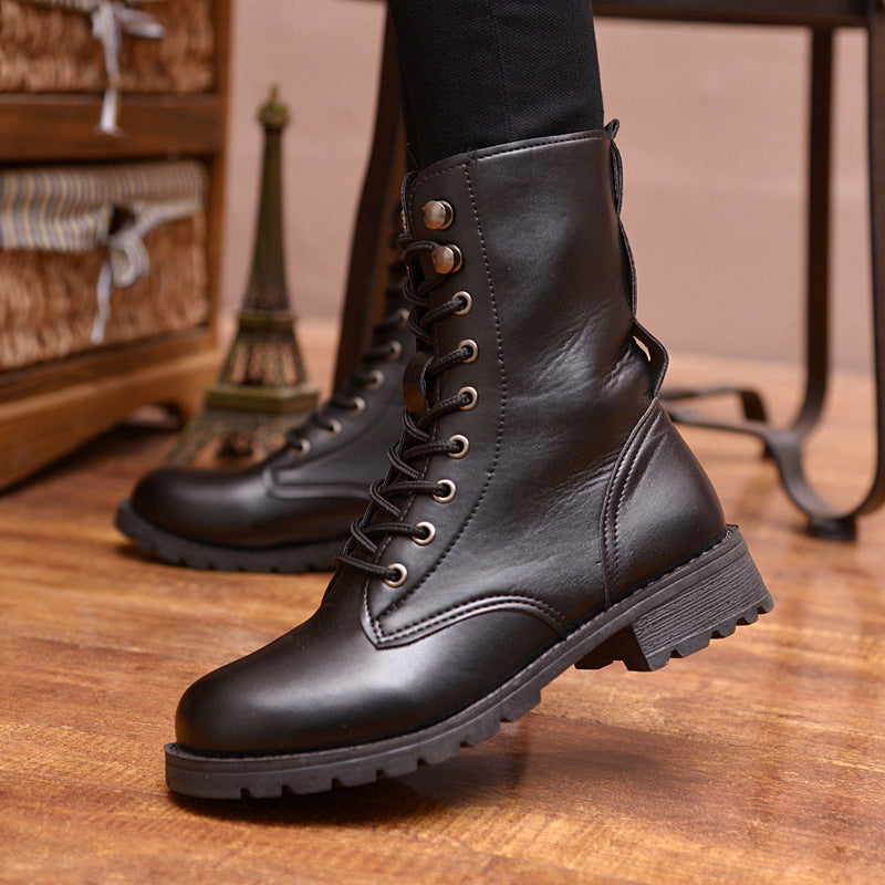 Botas Martin de Cano Médio e Top Alto em Couro