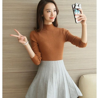 Camisola de malha com gola alta e estilo moderno