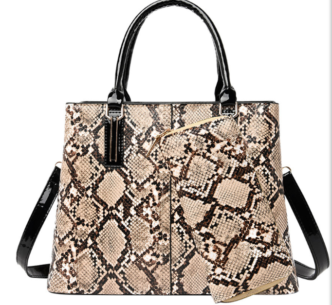 Bolsa Feminina com Estampa de Cobra, de Ombro e Transversal