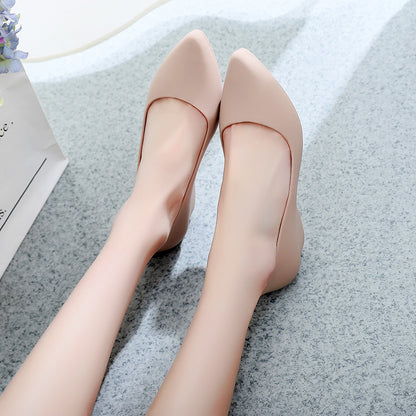 Sapatos de Trabalho Slip-On de Bico Fino e Salto Anabela Elegantes