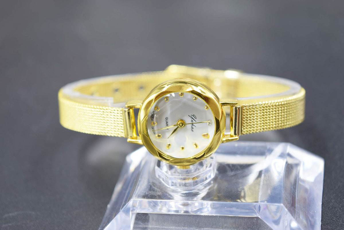 Relógio  de Quartzo Coreano com Pulseira de Malha Fina