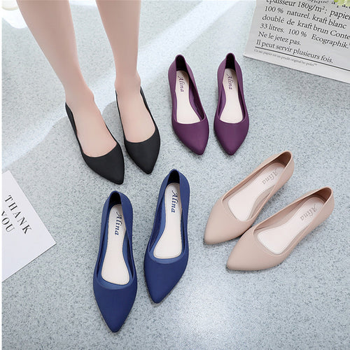Sapatos de Trabalho Slip-On de Bico Fino e Salto Anabela Elegantes