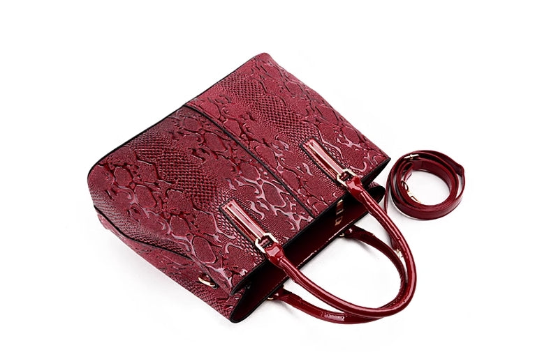 Bolsa Feminina com Estampa de Cobra, de Ombro e Transversal