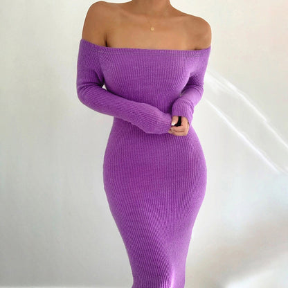 Vestido Justo de Manga Longa e Ombros à Mostra