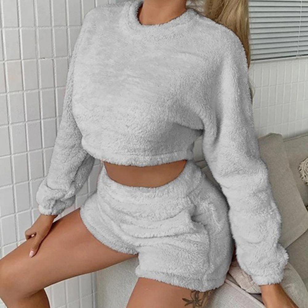 Conjunto Reversível de Loungewear Plush